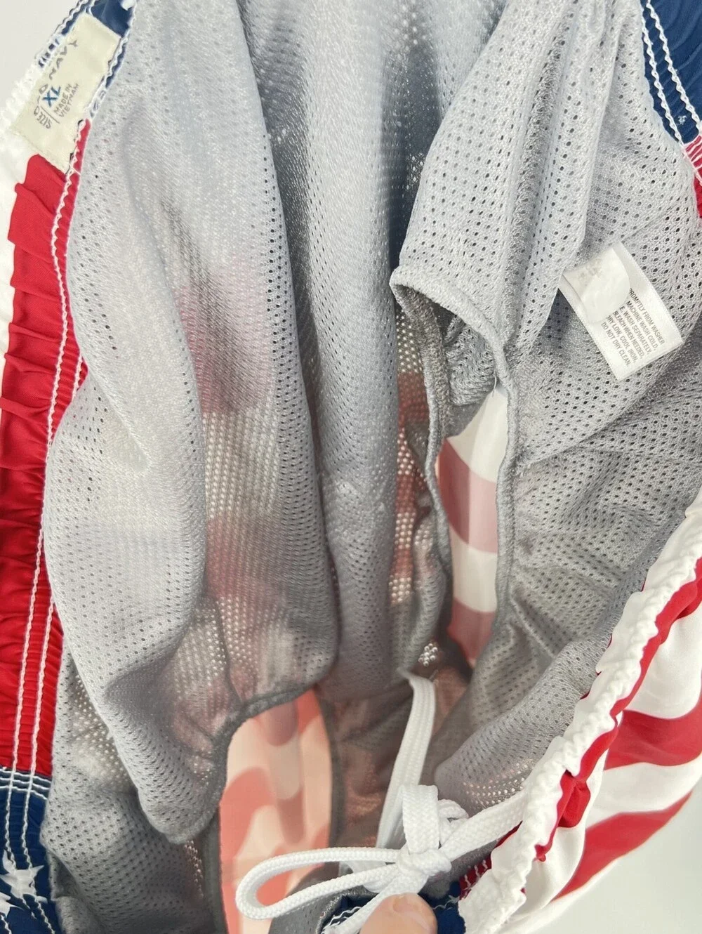 Old Navy Men's Swim shorts Size XL, American flag (1-37)